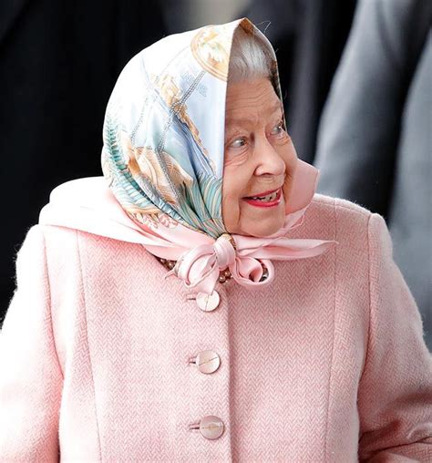 queen elizabeth scarf